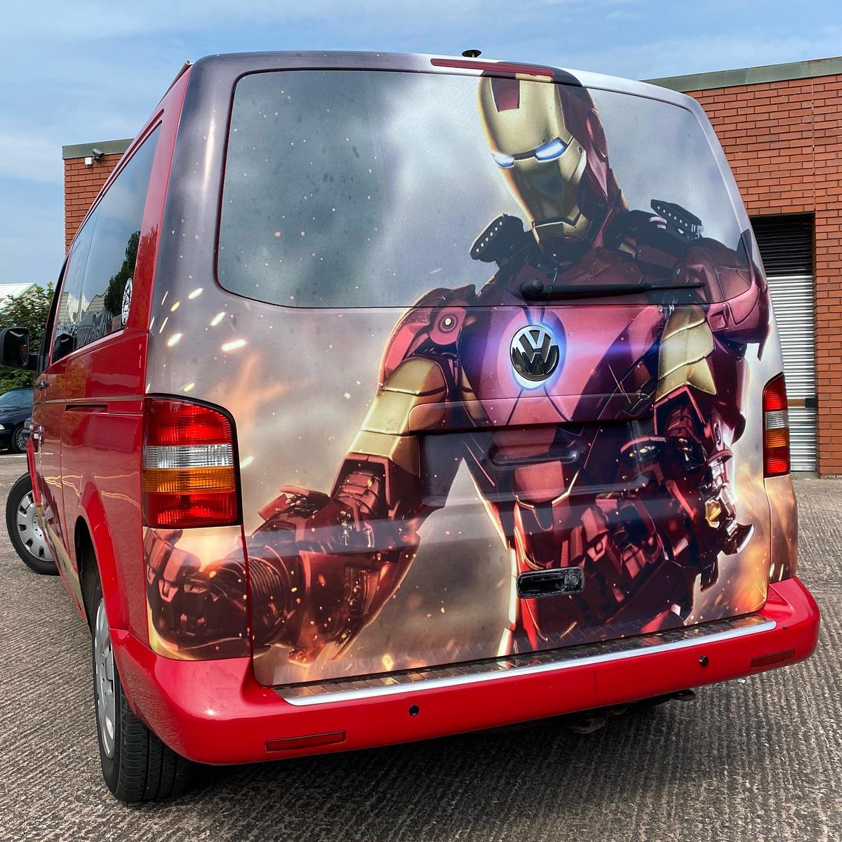 InnoCreationsUK's tweet photo. So now he has been collected by a very excited owner 😝 we can show the rest of the world his creation! Behold IRON VAN 🙌
#vw #vwbus #transporter #dub #dubgraphics #vanwraps #vehiclegraphics #vinylwraps #wolverhampton https://t.co/i0V8FiMTly