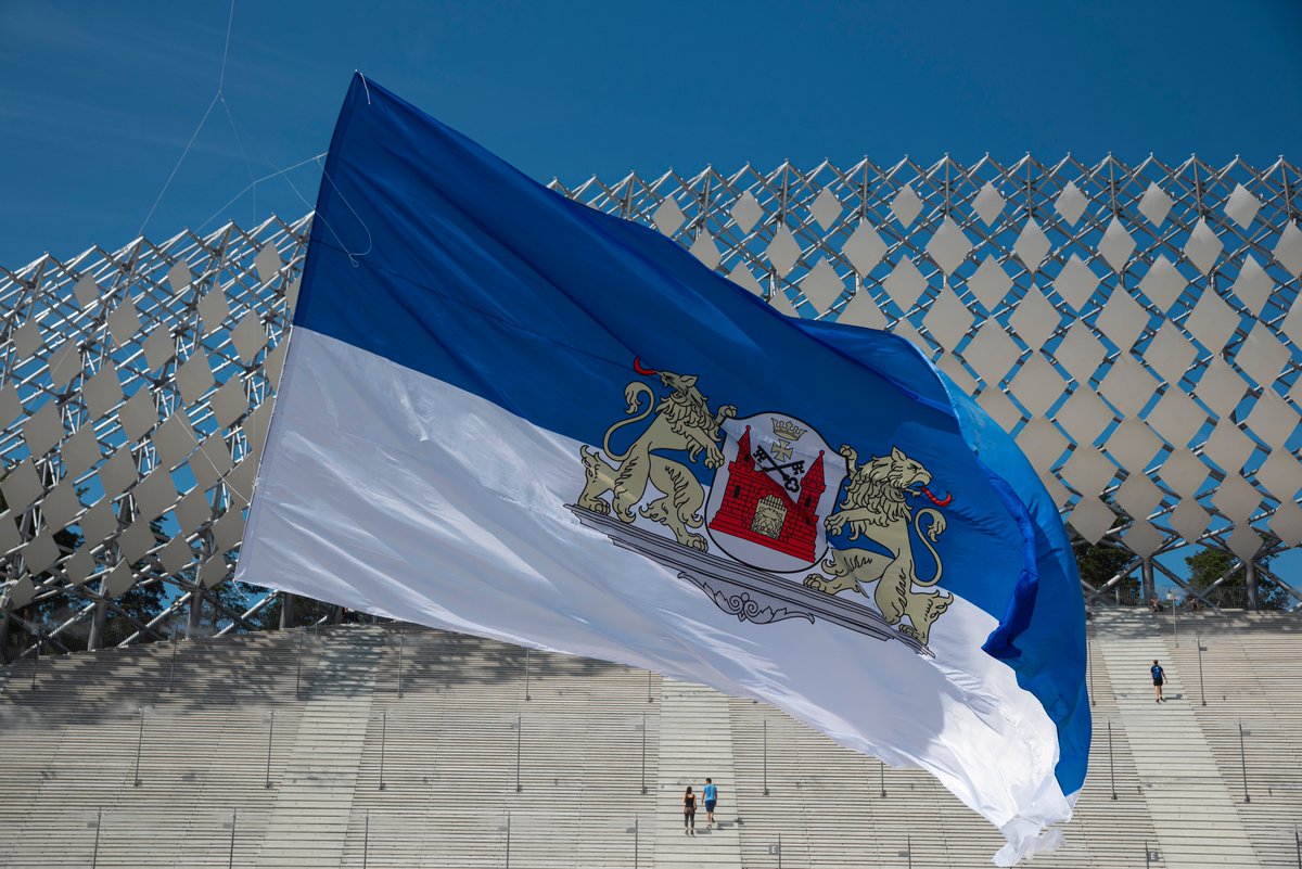 Izsakām īpašu pateicību svinību programmas veidotājiem un īstenotājiem, drošības un kārtības dienesta darbiniekiem, un ikvienam svētku apmeklētājam par jauki un droši nosvinētu galvaspilsētas 819. dzimšanas dienu. 

 Foto: Photo Agency F64

#Rigassvetki2020