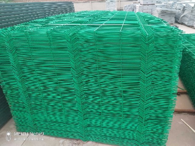 elenwang59's tweet photo. welded fence. cheap price.  pls find me https://t.co/3ZdF03d1yg