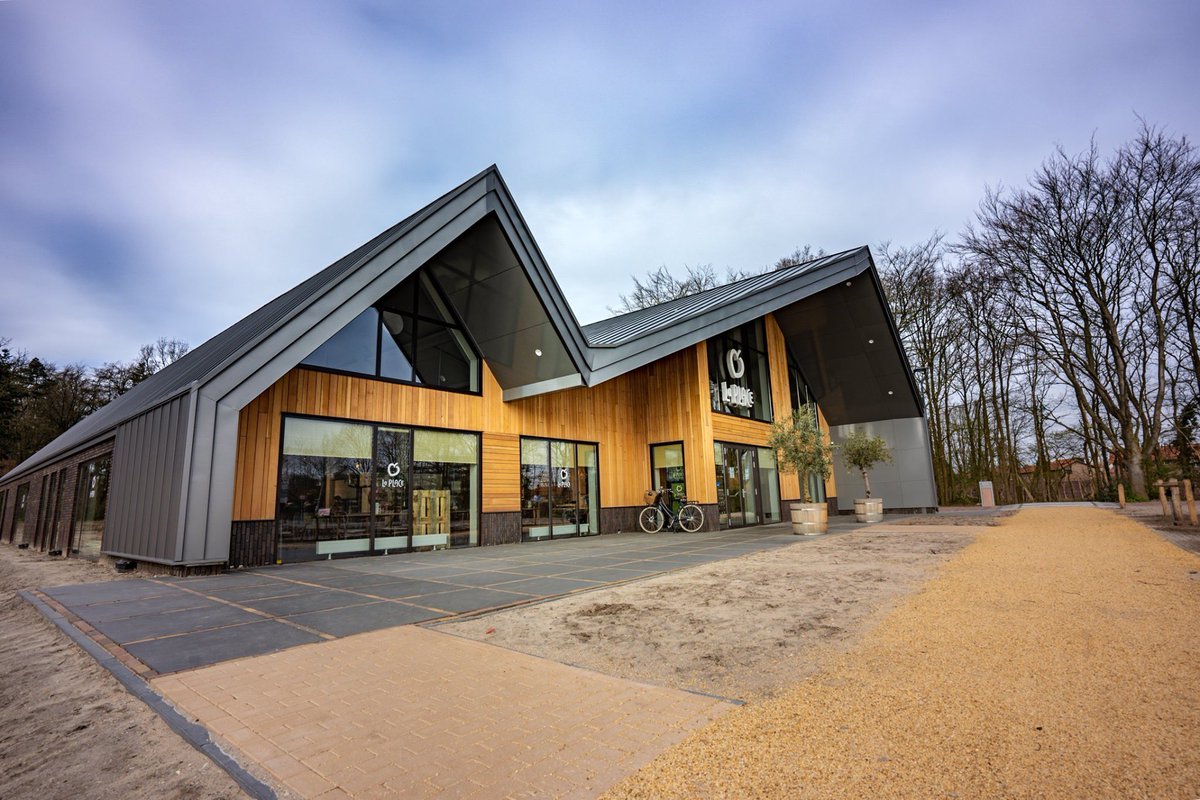 Werkvoorbereider bouw
Een veelzijdige baan bij een gezond familiebedrijf waarbij vrijheid en verantwoordelijkheid in goede balans zijn, een goed salaris wordt geboden, passend bij ervaring en vakkennis, de lijnen kort zijn en een collegiale sfeer heerst. lnkd.in/gA5nz-2