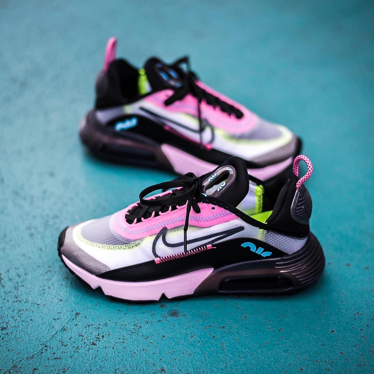 nike foam transparent