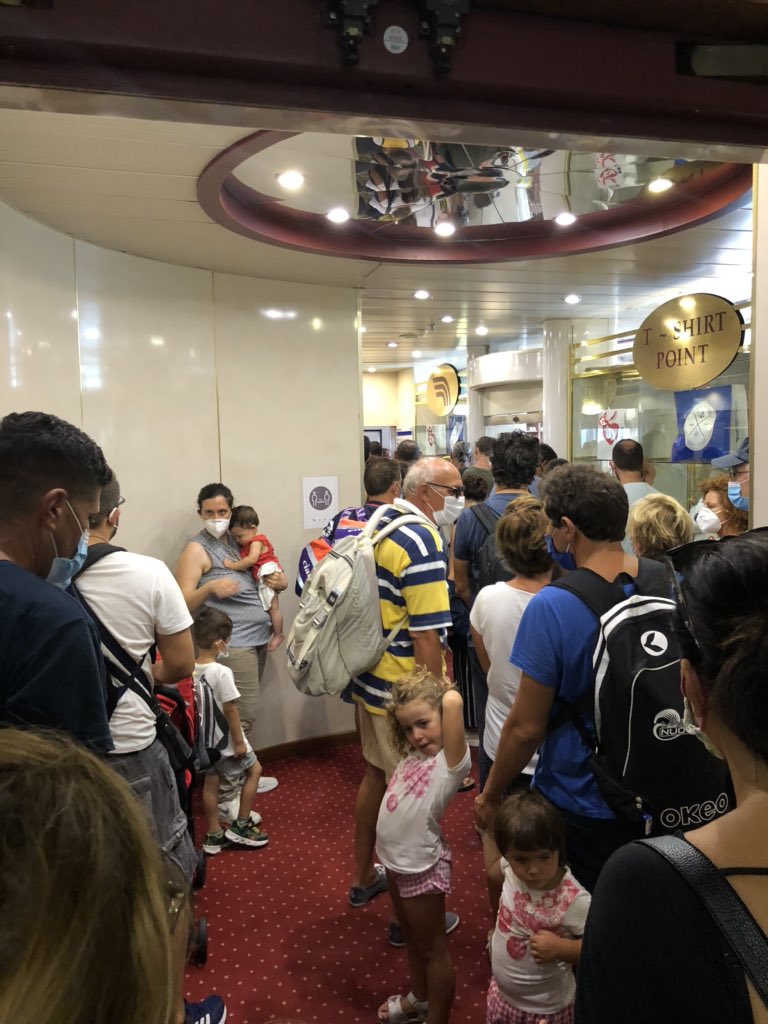 ldibartolomei's tweet photo. La gestione dei protocolli #COVID19 sulla #motonave #Splendid (una imbarcazione che naviga da 16 h senza ventilazione) da parte di #GNV é stata criminale.
@MinisteroSalute @repubblica @Corriere https://t.co/0lnO5hMxfY