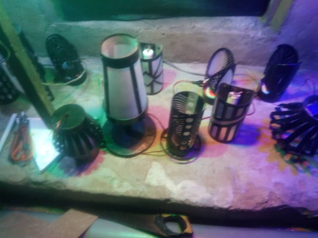 PHMicroscope's tweet photo. He's based in Port Harcourt
He produced them in Port Harcourt.
He can deliver is nation wide.

Please help RT.
His investor and customers are on your TL.

#AskPHPeople #SellItPH #MadeInPH #PHToTheWorld #PHSabiTheTin https://t.co/zHwBn1HzAq