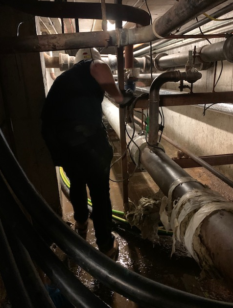 switch_safe's tweet photo. How was your #weekend? We were at @GSTTnhs this weekend where we completed a #validation and #rebalance of the domestic hot water services. There's not a space too hot or too small for our guys! 💨#teamwork https://t.co/tWUN73pAS5