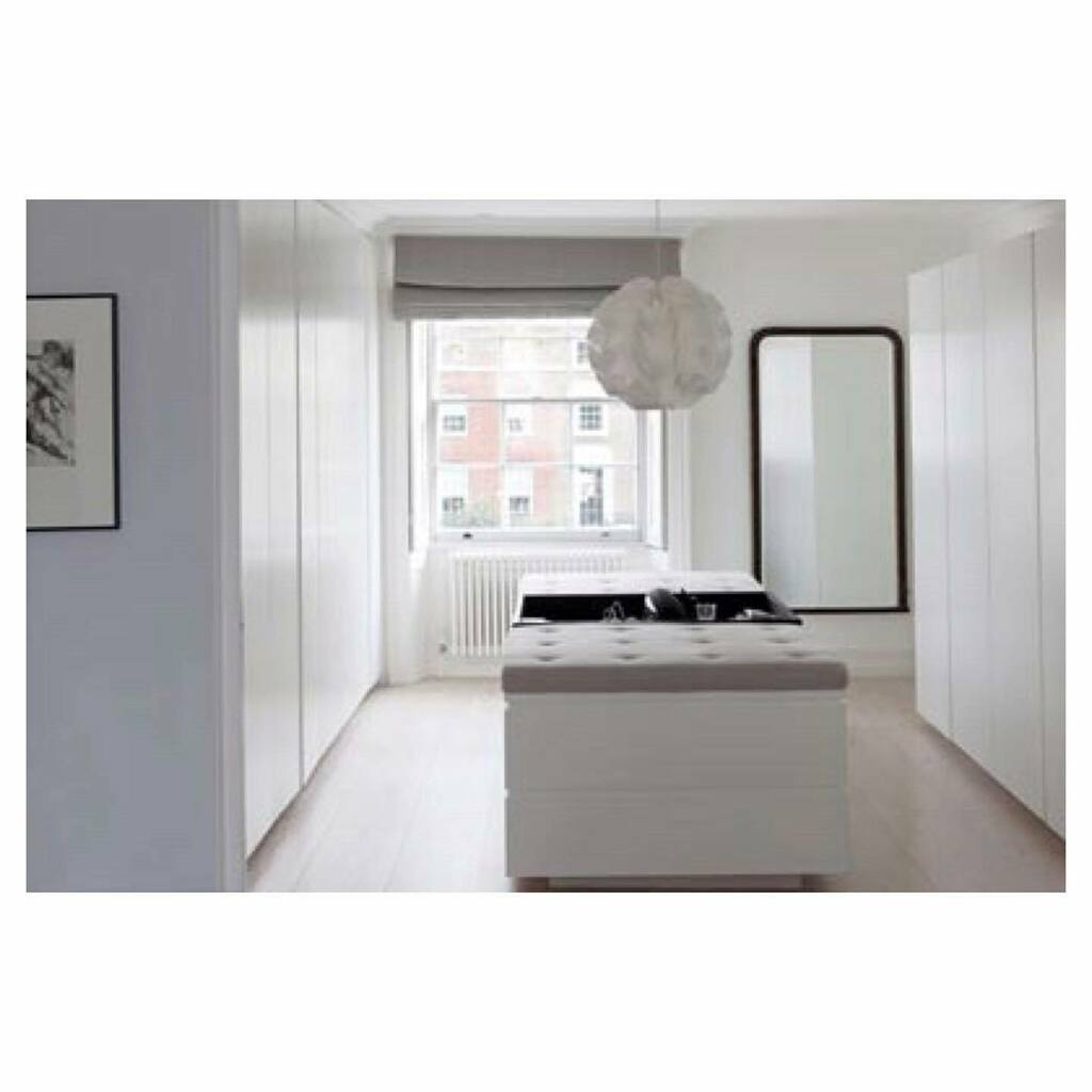 studioulanowski's tweet photo. Dressing room island.
.
Project from a few years back, working with the wonderful @sarahdeldesign on a full townhouse renovation next to Hyde Park.
.
.
.
#hydepark #hydeparkliving #londontownhouse #dressingroomideas #dressingroomisland #dinesen #douglasf… https://t.co/6nBxrwyef9 https://t.co/UFDDaHdveM