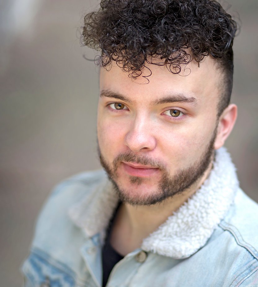 First up is writer & performer @JakeRboston At 15 Jake left the gang culture he had been a part of and joined a youth theatre & began acting. He has since worked w/ @Phakama_UK, @NationalTheatre & @HackneyEmpire #BareKnuckle is his 7th full length play bit.ly/KnuckleLdn