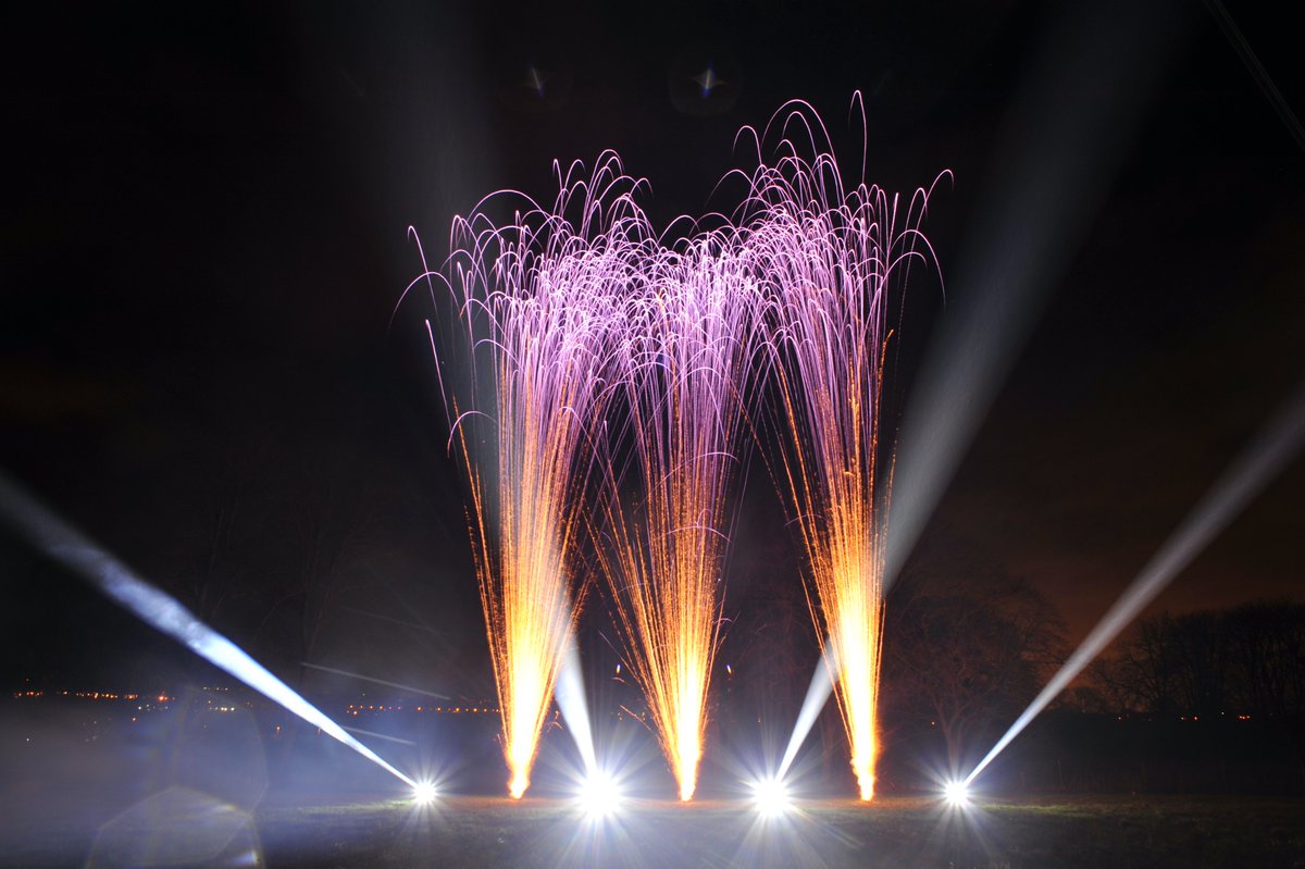 ElectrifyPyro's tweet image. Bonfire Night is only 3 months away! Check out some of our gorgeous past Bonfire Night displays! Do you have any fond bonfire night memories? 💞