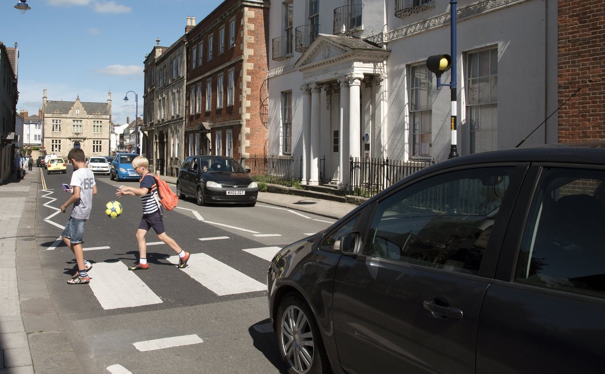 APIL's tweet image. Almost two-thirds of parents don&apos;t think their children have a good understanding of the dangers or concentrate near roads (YouGov). 
Is your child road safety aware? Help them learn the #GreenCrossCode like you would their spellings and times tables! #IPWeek2020