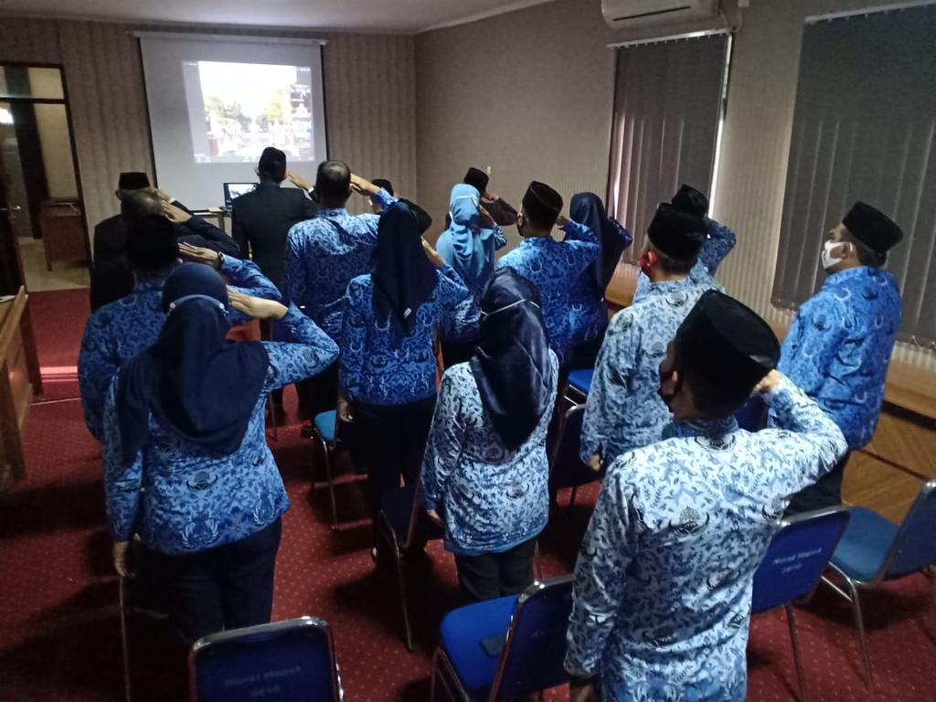 Rangkaian uacara HUT ke 75 Dinas Tata Ruang dan Permukiman Senin 17-08-2020 <a href="/ratna_anne/">anne ratna mustika</a> <a href="/DiskominfoPWK/">Diskominfo Purwakarta</a> <a href="/Kaharti_PWK/">kaharti.purwakarta</a>