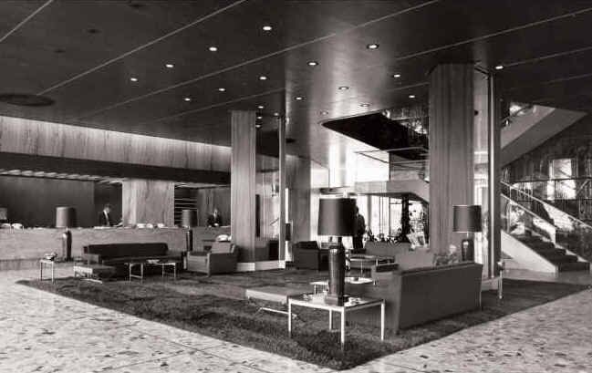 Vandaag ga ik mee in Martjan Kuit’s #OnThisDay-serie, omdat Huig Maaskant meer waardering verdient. Mijn favorieten:
1 Provinciehuis Noord-Brabant, Den Bosch 
2 Kantoor Johnson Wax, Mijdrecht 
3 Originele interieur Hilton Hotel, Rotterdam
Wat is jouw top 3? #MaakMaaskantTrending