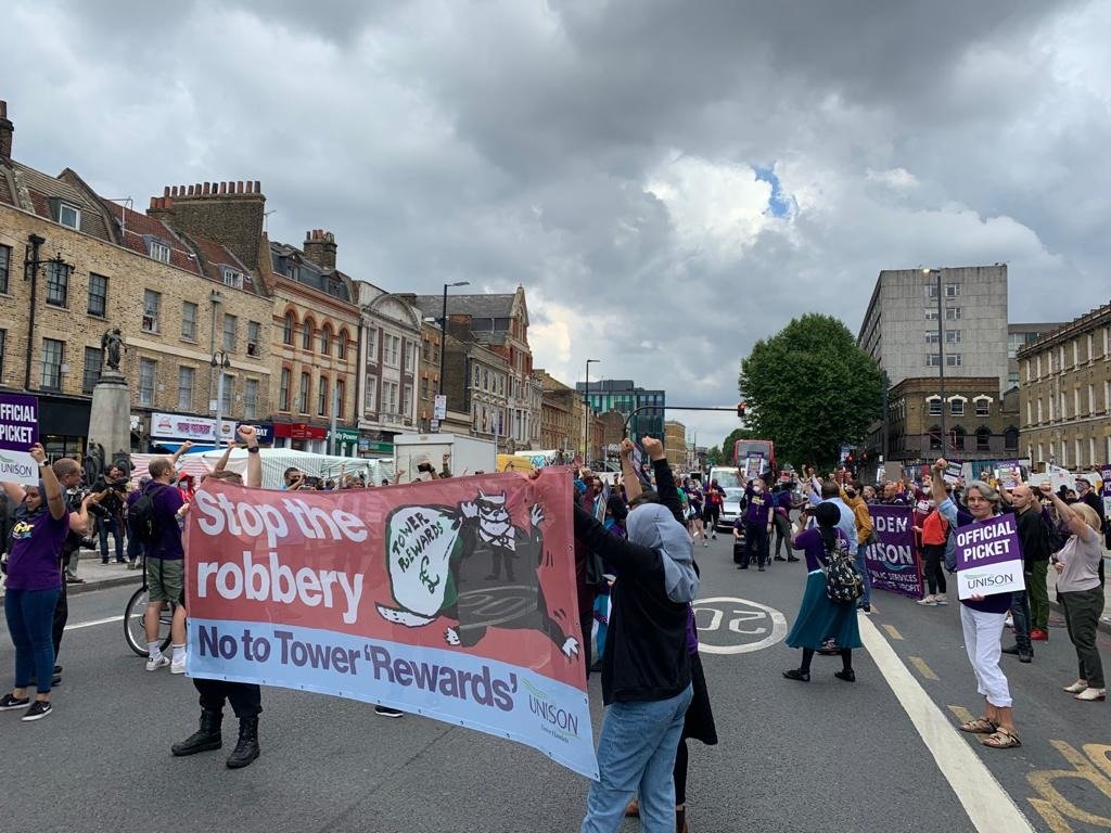 revsoc21's tweet photo. Solidarity with council workers with @UNISON_TwrHmlts out on strike against the shameful #TowerRobbery. Victory to the workers! https://t.co/mYWfFzVLOg