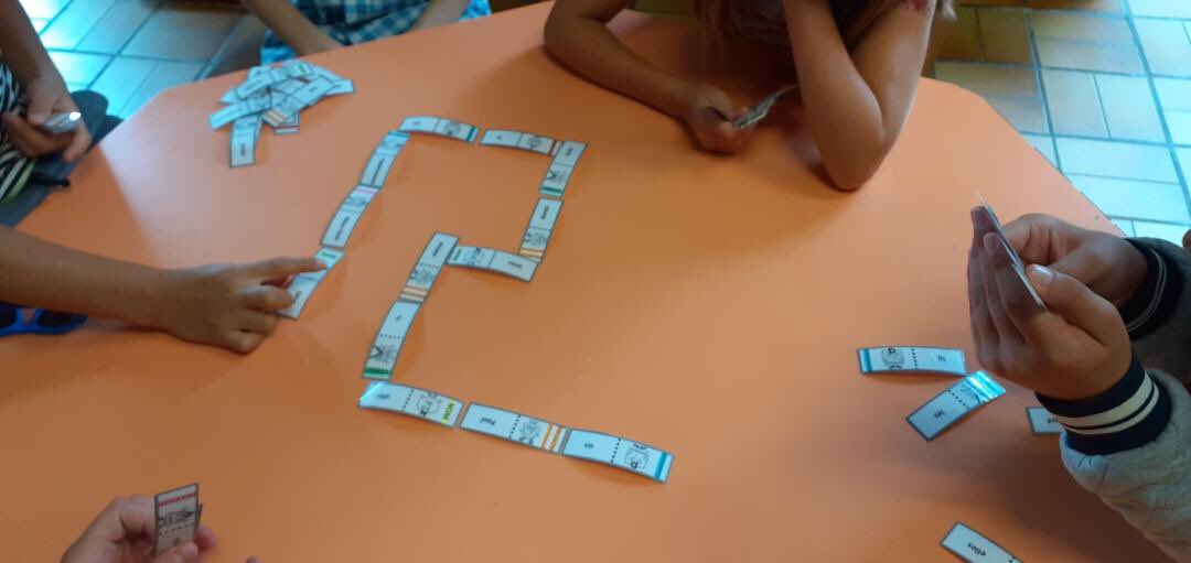 cyril_thom's tweet photo. Ce matin Grammaire orthographe vocabulaire dans cette colonie à la Traverse #loire #pilat #VacancesApprenantes un dispositif partenarial avec les maires @Prefecture42 @Dsden42 @education_gouv @jmblanquer https://t.co/0HhBfXVvGq