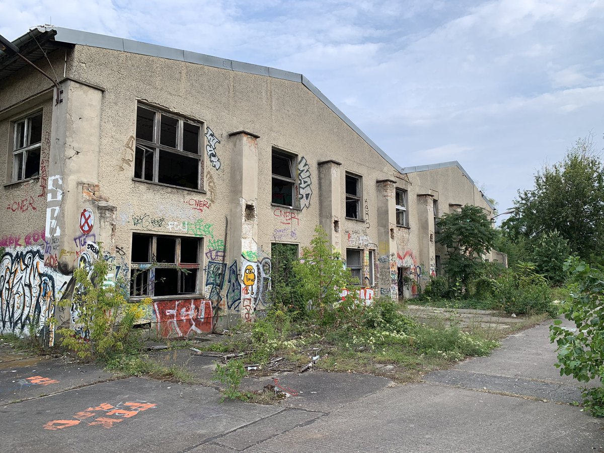 9. Tower at Johannistal, at the VEB Kühlautomat. This  #watchtower is located inside the premices of a DDR factory (fridges and cooling systems) that has been built on the location of the 1st airport of  #Berlin at Johannistal. Built in 1970. Nowadays, the site in in ruins.