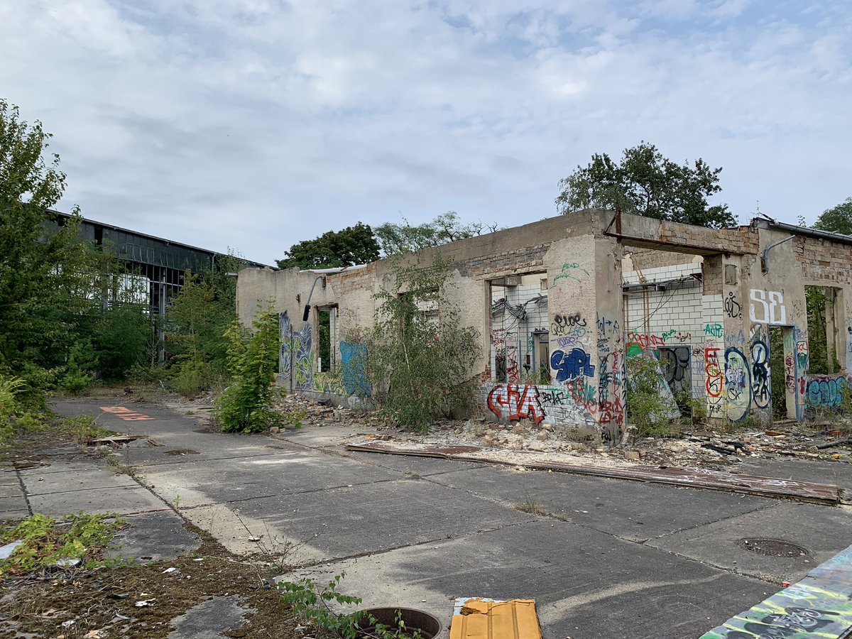 I won’t be able to post a picture of this  #watchtower as it was not accessible for security reasons. This pic has been taken by  @iamkosmonaut. For more details, his excellent blog:  http://digitalcosmonaut.com/2015/the-watch&nbsp;… I thank him for all his ideas of  #urbex trips and much more in  #Berlin.