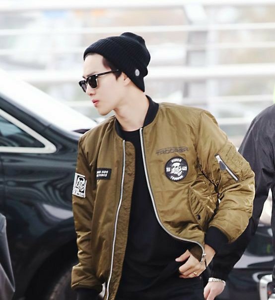 Junmyeon wears glasses, a thread: