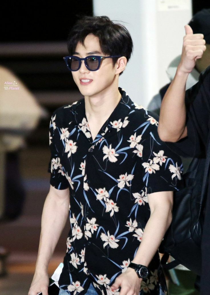 Junmyeon wears glasses, a thread: