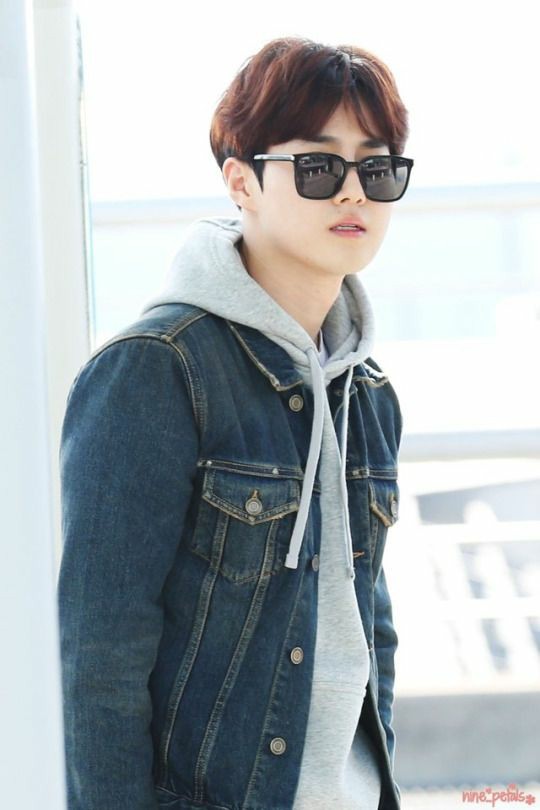 Junmyeon wears glasses, a thread: