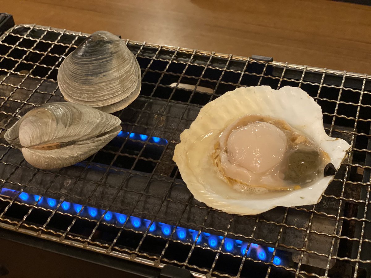 マエストロ Harajuku Maestro 原宿マエストロ えりも町雅屋 今日は帆立が安いそうです 焼きあがりが楽しみ 原宿居酒屋 原宿