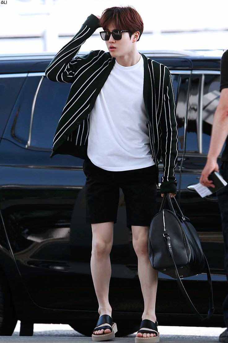 Junmyeon wears glasses, a thread: