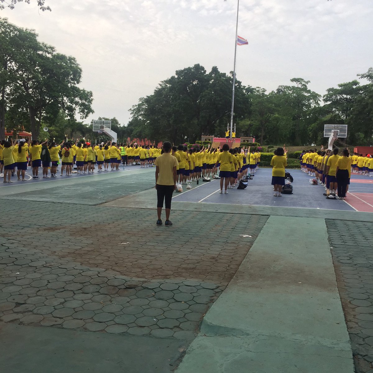 eeeeeea112's tweet photo. ปังปุริเย่มากแม่ ภาพที่อยากเห็นในทุกๆรร.
#โรงเรียนประจำย่านเขาวง
#โรงเรียนเจ้าห้าวมากไม่ได้ 
#ขีดเส้นตายไล่เผด็จการ https://t.co/2JfF67DIjV