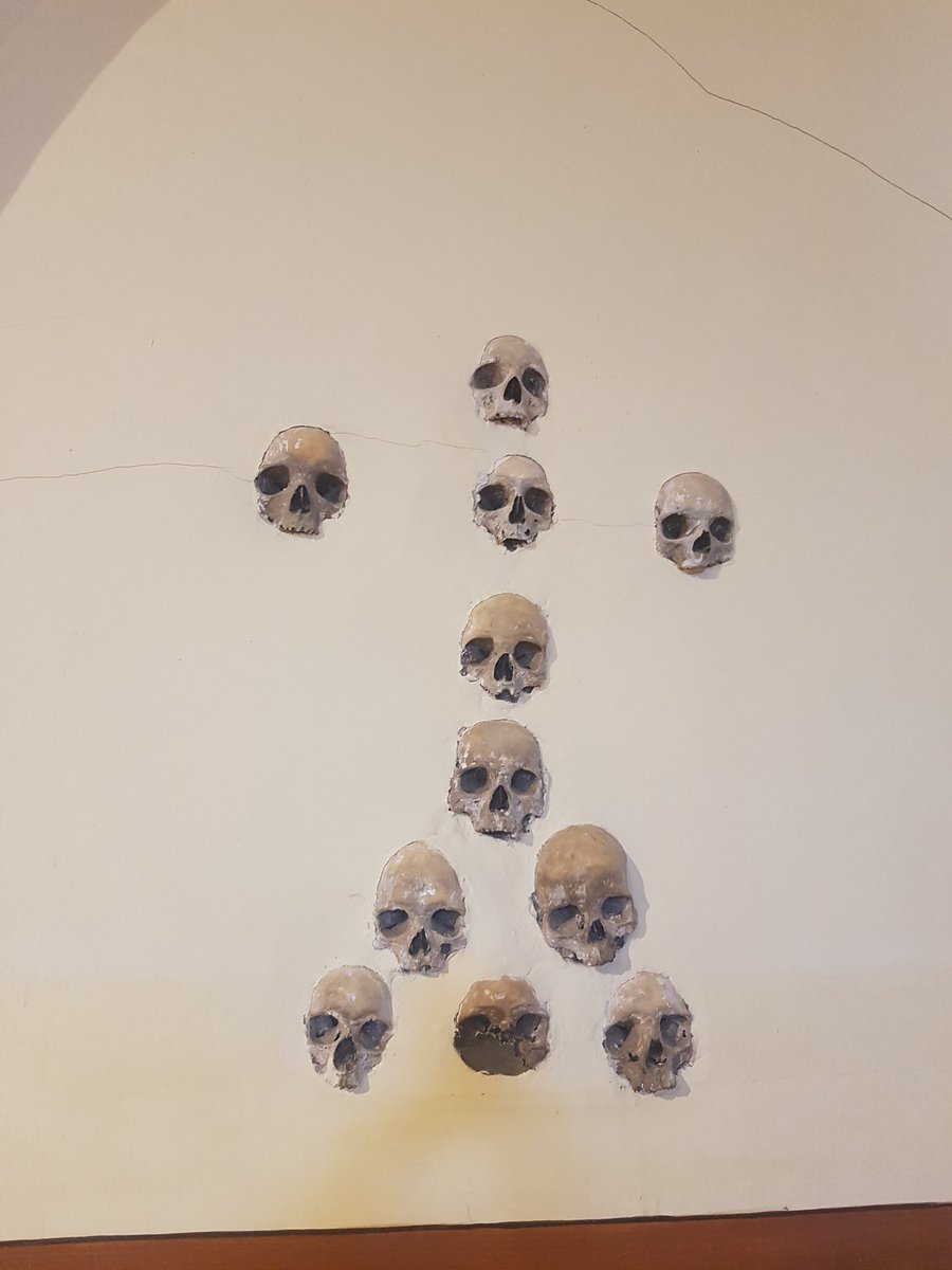 Un pueblo de Tierra de Campos, Palencia. Una iglesia. Podría ser una más, pero en su interior, ocultos durante siglos, se han conservado frescos medievales, enterramientos y reclamaciones históricas que van saliendo a la luz. Acompañadme a Gordaliza del Pino 