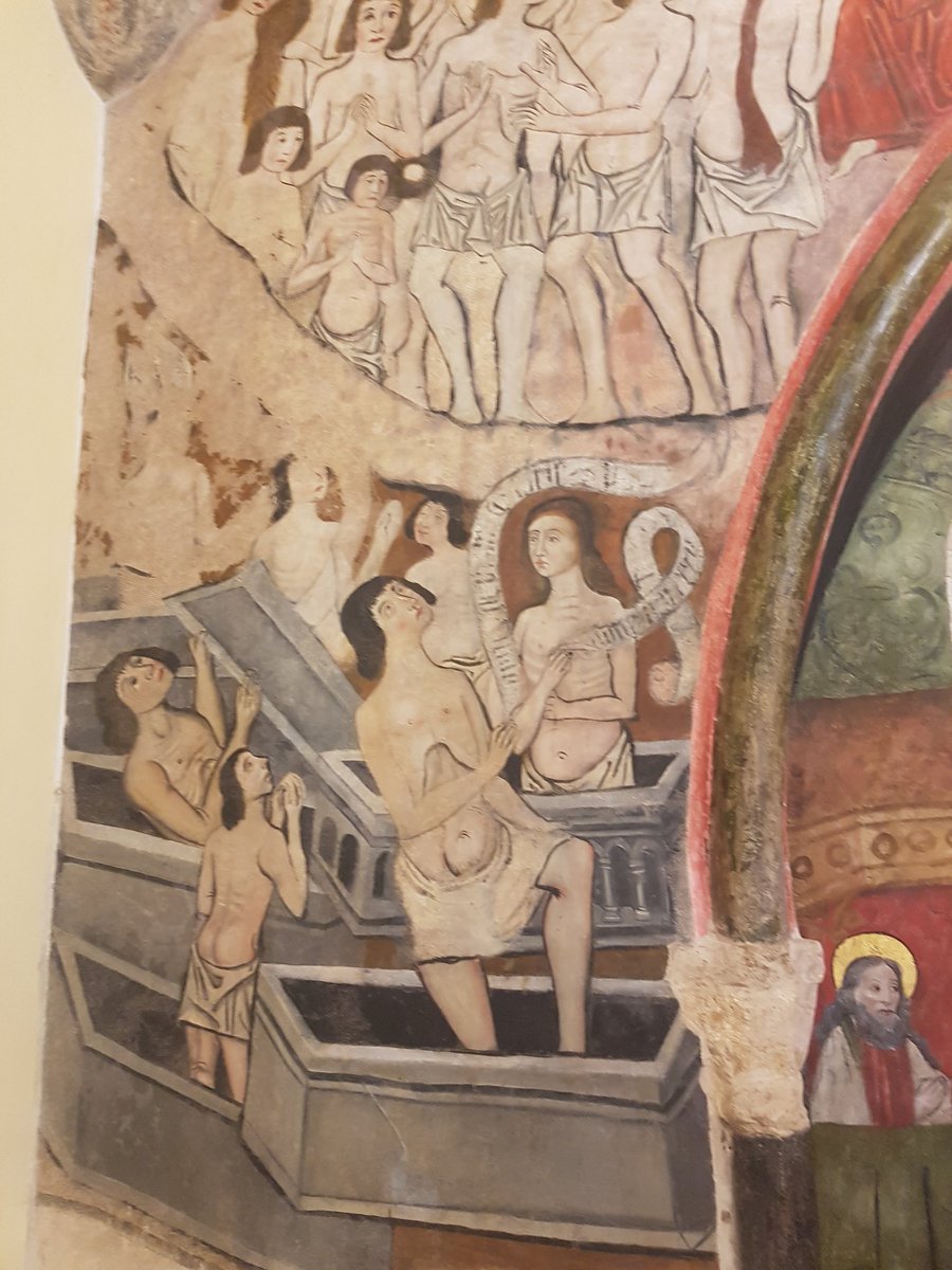 de Cristo con las cinco llagas, San Miguel (que se ocupa de pesar las almas) y la resurrección de los muertos por un lado y la condena al infierno por otro. Este fresco se sospecha que es de Nicolás Francés, el mismo pintor que debió realizar otro muy similar en la Catedral de