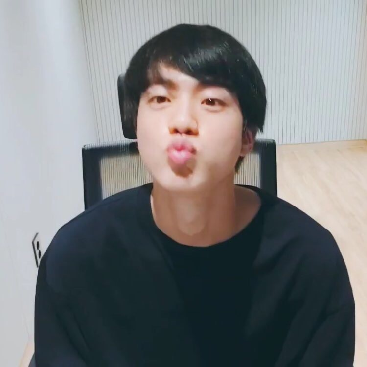 he pout ! !