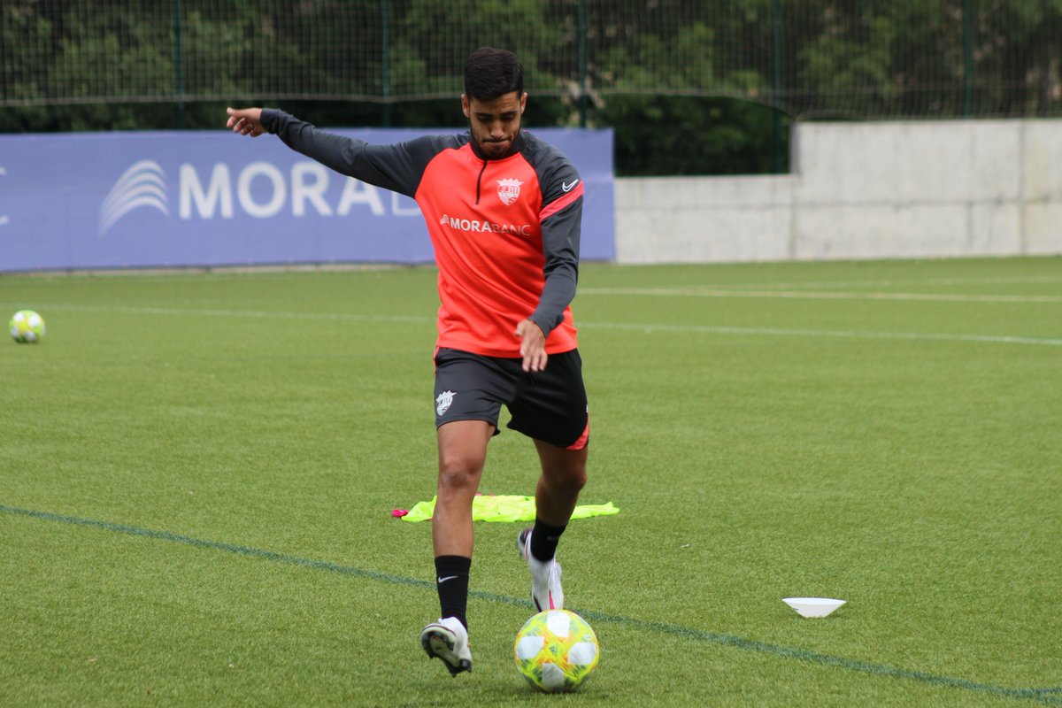 fcandorra's tweet photo. ⏳ Nova setmana d'entrenaments... 
🏟️ Prada de Moles
💯🔋

#SomTricolors🔵🟡🔴
#MésViusQueMai https://t.co/LJnKznmm5L