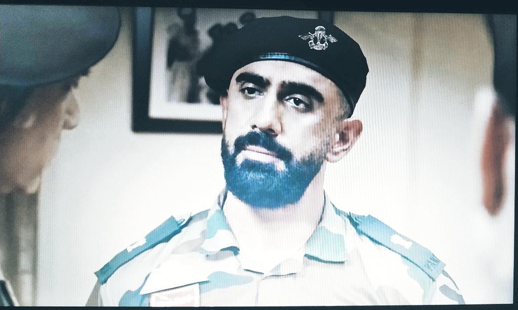 RoflGandhi_'s tweet photo. ye avrodh wala ladka lagbhag vicky kaushal ke takkar kaa hai 🌟 https://t.co/6CPBnnHZfk