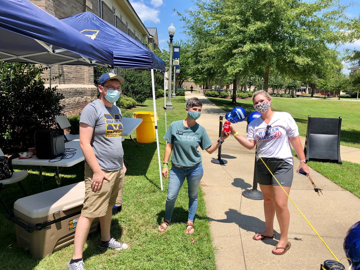 TheBarnWesley's tweet photo. Come see us today 10am-2pm under the blue tents in the quad for some FREE iced cold drinks! #mgccc #perk #MoveInDay #intheblue #ministryforall #barnstyle #wesleyfoundation #bsu #lovethyneighbor https://t.co/jEKS7UjhAw
