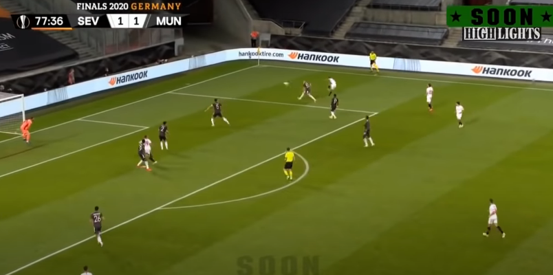 THE SECOND GOAL (LINDELOF & AWB) - As you see the striker was in the middle of AWB and Lindelof. And guess what? Lindelof didn't touch the ball. AWB again lost the player.