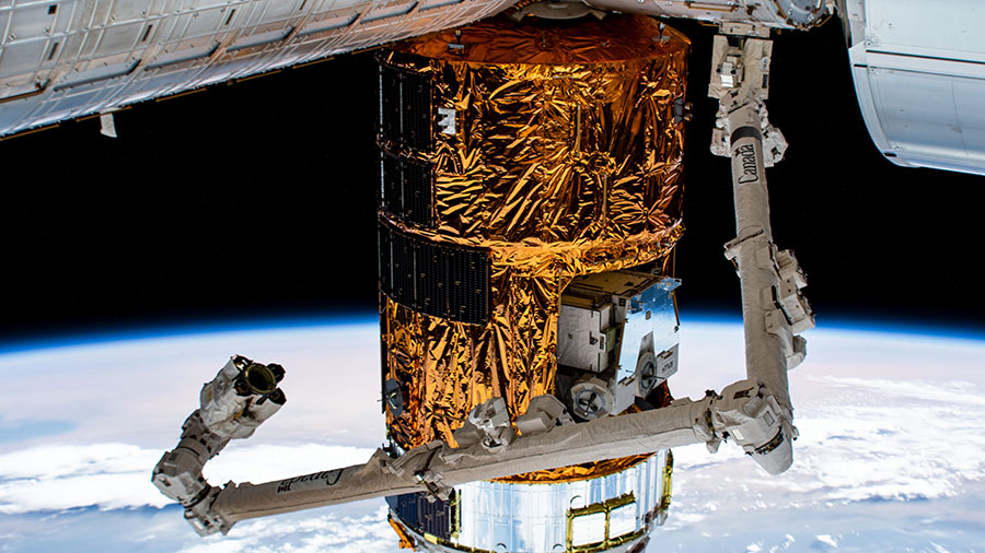 Space_Station tweet picture