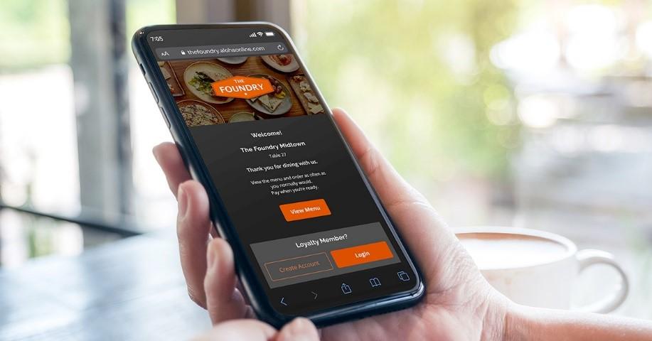 ncr_voyix's tweet photo. Your #restaurant guests can browse the menu, order and pay all from their own #mobile device using NCR Aloha: https://t.co/7BfSf3bDUD #contactlessdining #touchlesstransactions https://t.co/FURHKOFBqa