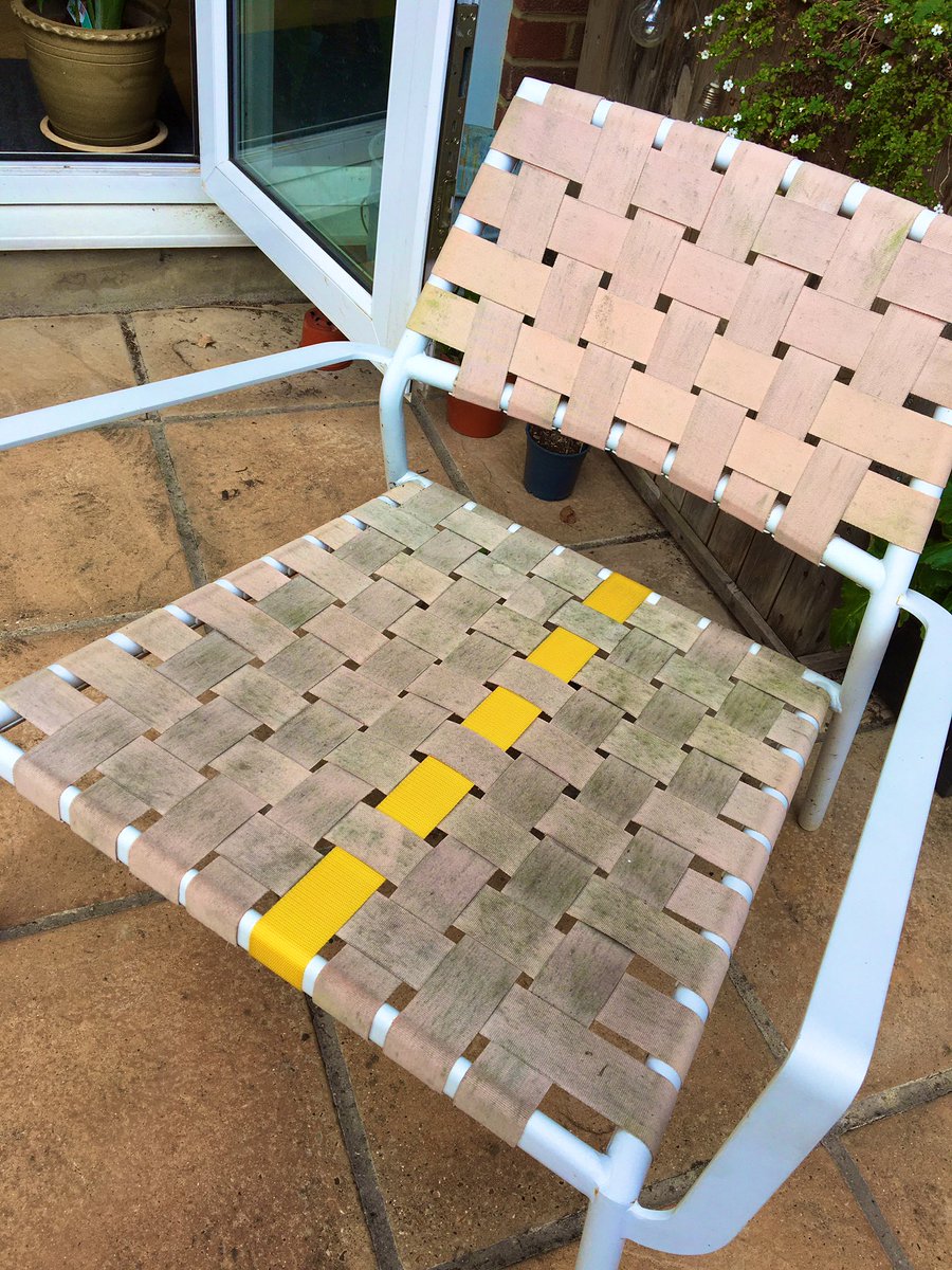 LinaHound's tweet photo. Do you think people will notice? 

#visualmending #repairandmend #eco #art https://t.co/HEmZLfry7m