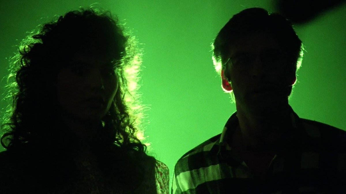 LOVEISLOVE169's tweet photo. beetlejuice (1988) dir. tim burton https://t.co/Ak8LopgQA6