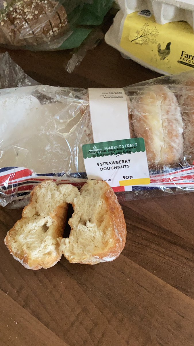 AmandaJaynee's tweet photo. @Morrisons no jam in our jam doughnuts? 😞 https://t.co/QGl29KGoLX