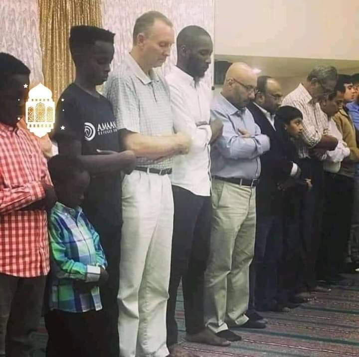 qussady's tweet photo. “لو أنفقت ما في الأرض جميعاً ما ألّفت بين قلوبهم ولكنّ الله ألّف بينهم إنّه عزيزٌ حكيم” https://t.co/QykZl4Fts0