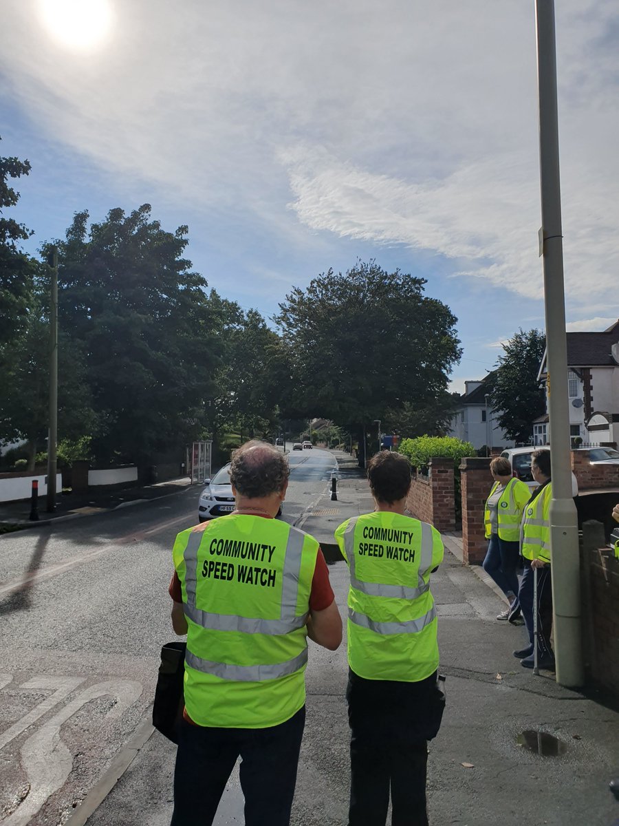 Green Park community speed watch alongside PCSO Kettley and PCSO Woodhall completed a speed watch event today on Oakham Road.

Drivers caught exceeding the speed limit with be receiving a letter in the post.

#CommunityEngagment