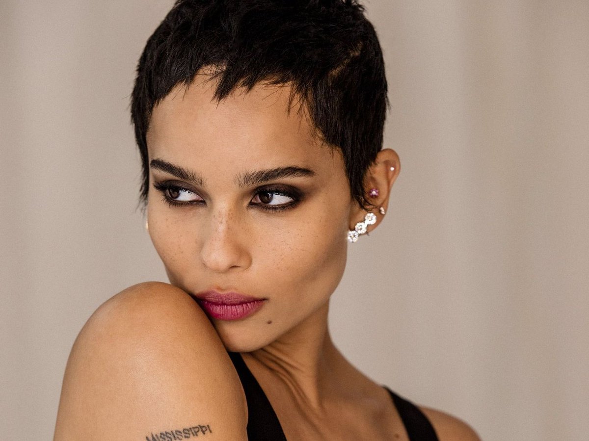 Zoë Kravitz - Selina KyleZoë has exactly what is needed for Catwoman. Seductive to lure you in, to make you underestimate her, to make you think she's not a threat. Her strength and confidence is quiet; she doesn't have anything to prove. And for Catwoman, that is perfect.