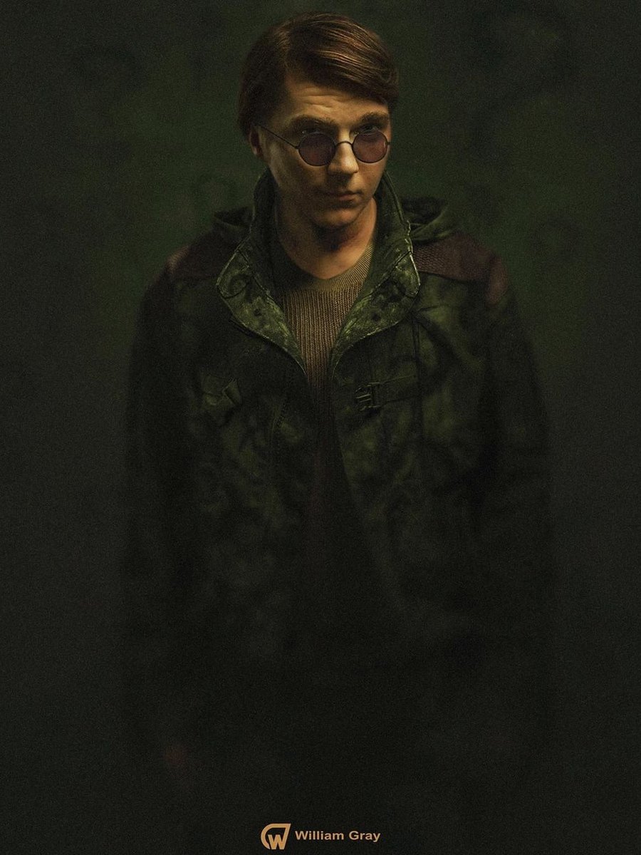 Nobody does sniveling, conniving, and slimy quite like Paul. He brings an aura of vulnerablity and insecurity that is exactly what Riddler needs, as someone who constantly needs to prove their worth. He is going to give an iconic performance. I'm so glad he's the main villain.