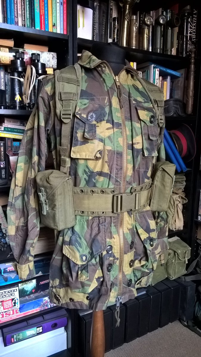 rifleman_moore's tweet photo. And on the subject of Canadian kit, some new arrivals! I undoubtedly have the 1982 Pattern sitting far too high on the hips, too used to WW2 webbing. #Canadian #CanadianArmy #CanadianAirborne #Airborne #1980s #1982Pattern #Webbing #Webgear #Webequipment #ColdWar #Militaria https://t.co/KPIfGOPR4C