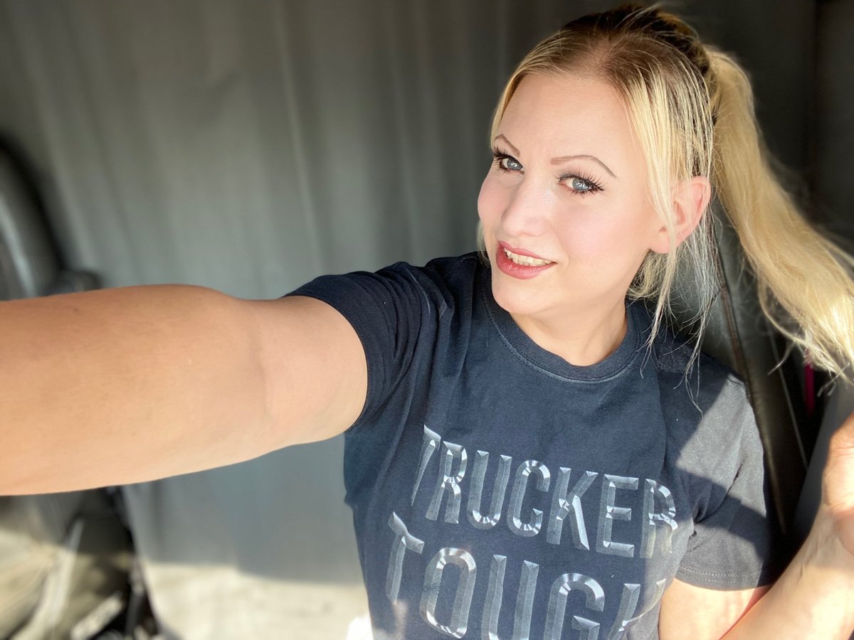 brittneyinpink's tweet photo. Follow Me! @brittneyinpink
Such a beautiful day!
.
.
.
.
.
.
.
#Trucking #trucker #truckerslife #truckerlife #truckergirl #truckinglife #truckingirl #truckdrivers #volvo #freightliner #transportation
* #RTIfamily
* #RTIcares
* #RTIsupportsWOMEN
* #RTIproud https://t.co/9YUGgWhhGP