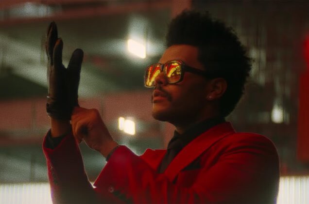 PopCrave's tweet photo. “Blinding Lights” by @TheWeeknd officially becomes the longest-running #1 song of all-time on Billboard’s Radio Songs chart.

It has spent a massive 19 weeks at the summit. https://t.co/j2yYoUc2MQ