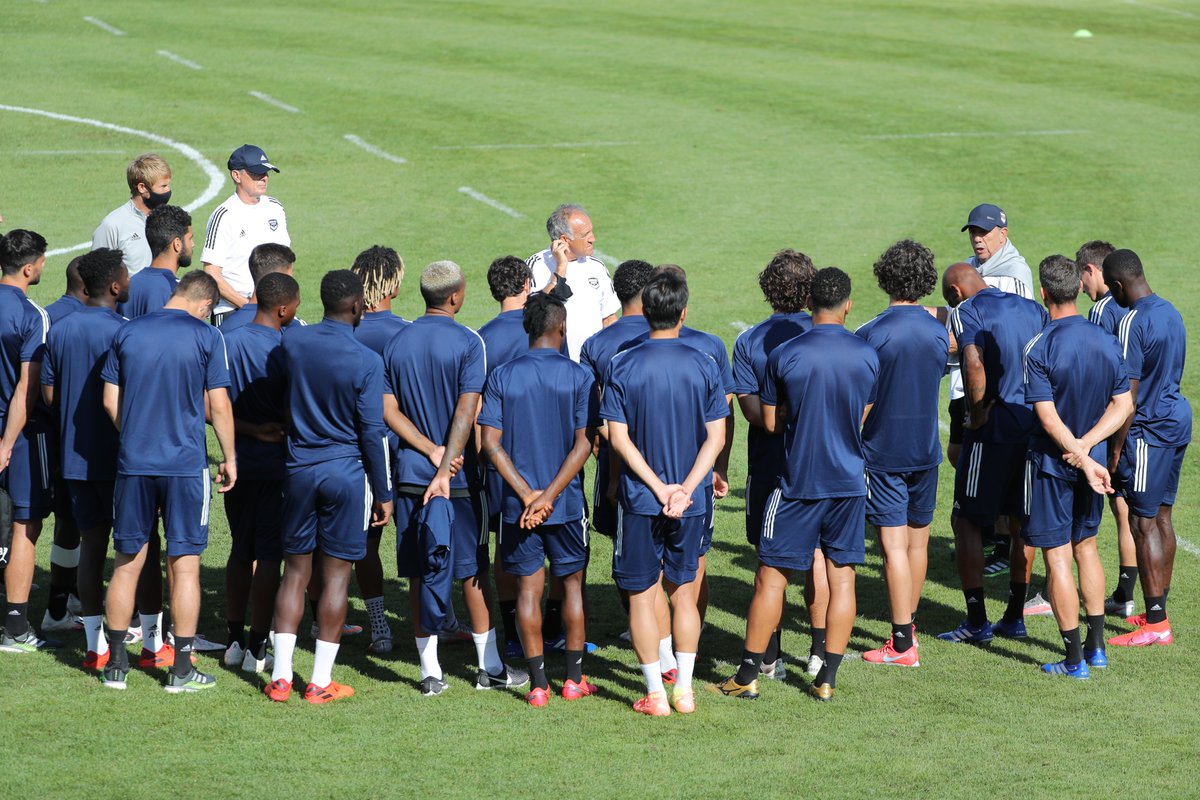 COMMENT SE RENFORCER AVEC - 30 MILLIONS D'EUROS ?Alors que le  #FCGB ont passé la DNCG avec un déficit qui s'élèverait à 30M, cette période estivale est propice aux projections d'effectif que l'on aime tous. voici mes conseils (sans prétentions) sur le mercatoÀ Dérouler.