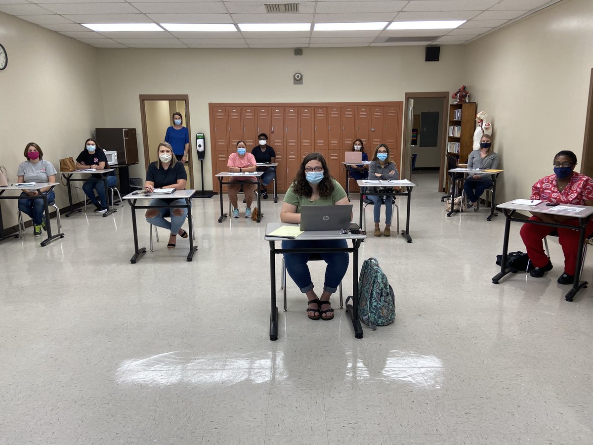 solaccofficial's tweet photo. Our first day of Fall 2020 is off to a GREAT start. We see those smiles behind the masks! Here's to a successful semester to everyone. #YourReturn #WeAreReady https://t.co/rXuQcbs7Df
