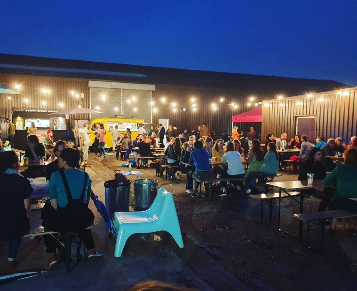 ThirstyCamb's tweet photo. Fab first night #overthetracks with @steakandhonour last Sat. Back outside Belfast Bed Superstore this Sat eve 1730-2230 for more responsible socialising, burgers, booze n beats (+ paella from @azaharfoodvan). Be there. And be good. https://t.co/EWY71Yn1hW