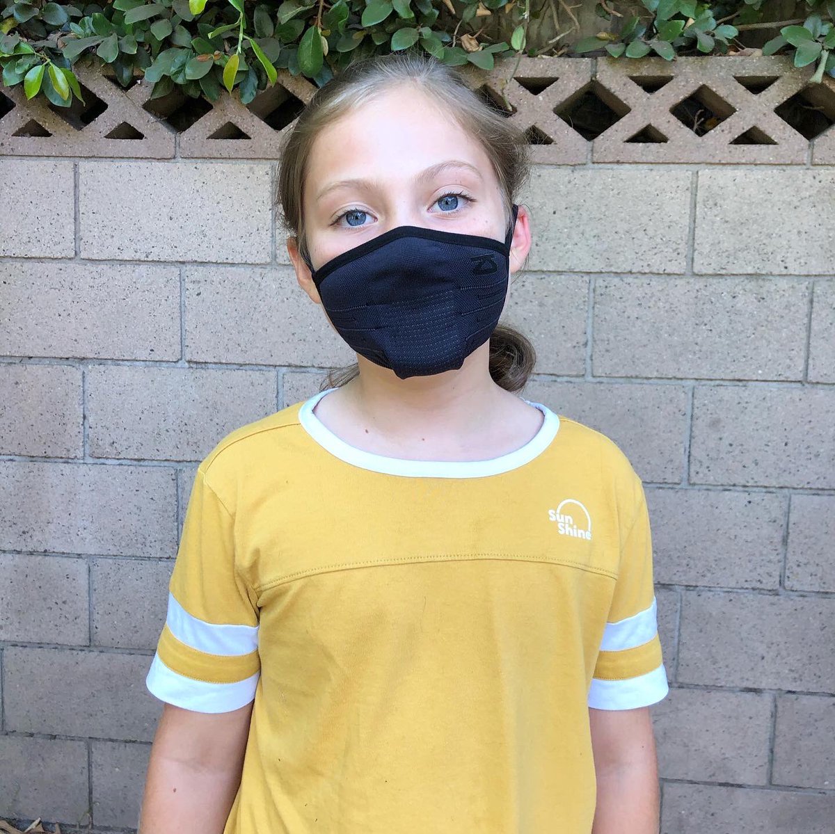 VillageRunner's tweet photo. Your littles will love the @Zensah #PerformanceYouthMask. it fits around their head, saving those ears!
#VillageRunner #Zensah #maskup #withoutlimitz #facemaskforkids #redondobeach #manhattanbeach #southbay #runningstore #runningexperts #takeourknowledgeandrunwithit https://t.co/rnHZeYDwaK