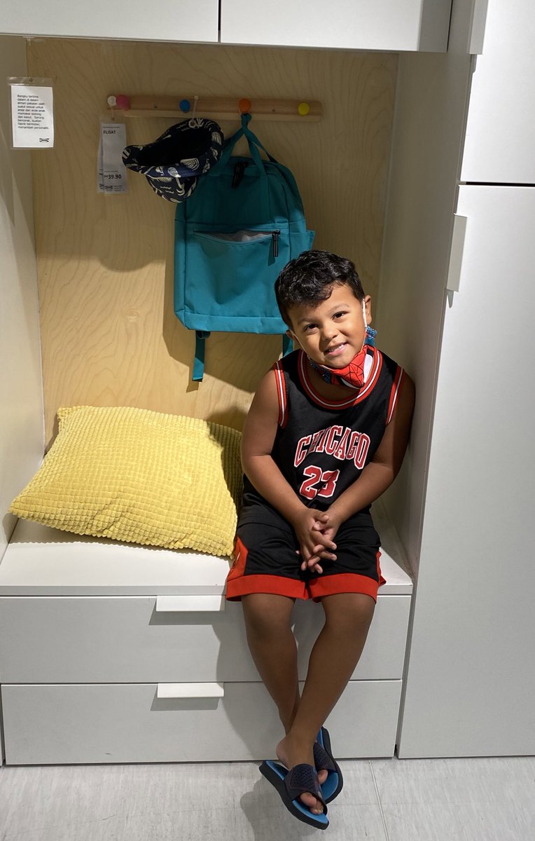 My son turns 6 in a few weeks and still doesn’t sleep in his own bed the whole night AND takes aaaaaages to go to bed, involving me lying with him for the entire duration (like I’m doing right now! 🤦🏽‍♀️) Any tips on how I can make either of these situations any better?! 😴🤞