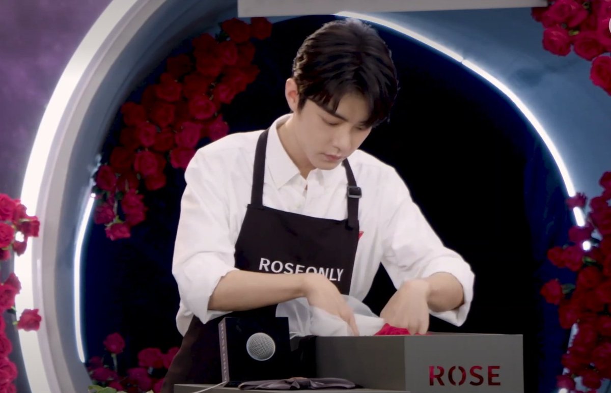 boommiii's tweet photo. #XiaoZhanxRoseonly 17Aug2020 https://t.co/ASXeFgyqDR