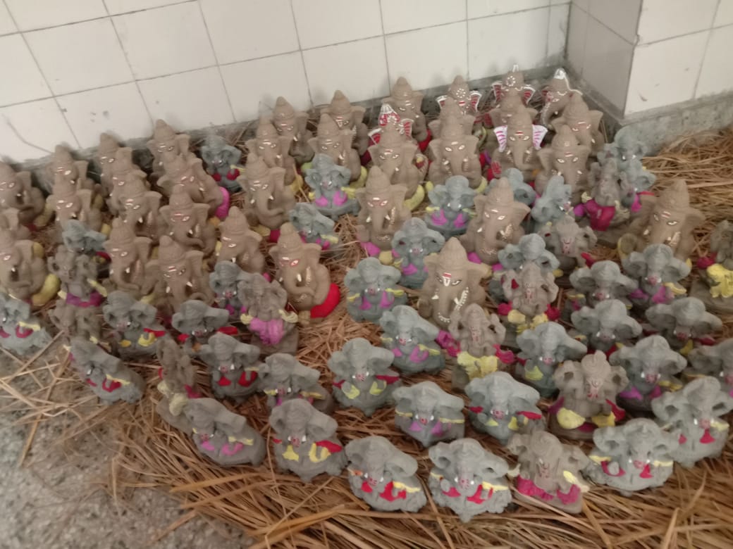 DMSouthDelhi's tweet photo. Ek Pahal Ujale ki Aur! Celebrate this Ganesh Chaturthi by welcoming Eco-friendly Ganesh Ji at your homes &amp; have an opportunity to support livelihood NULM project for many women initiated by District Magistrate Office,South #EkpahalUjalekiAur  #LivelihoodforAll #COVID @NULM_MoHUA https://t.co/Id4rer9lcR